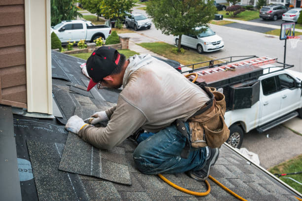 Professional Roofing technician working in Rosemont, IL